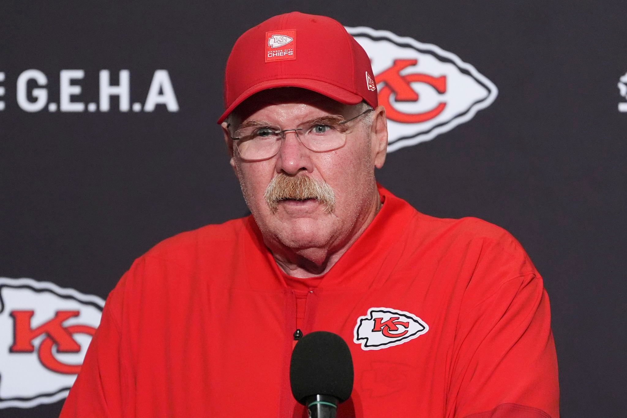 Report says bullet was fired into Chiefs coach Andy Reid's office last spring while he was there