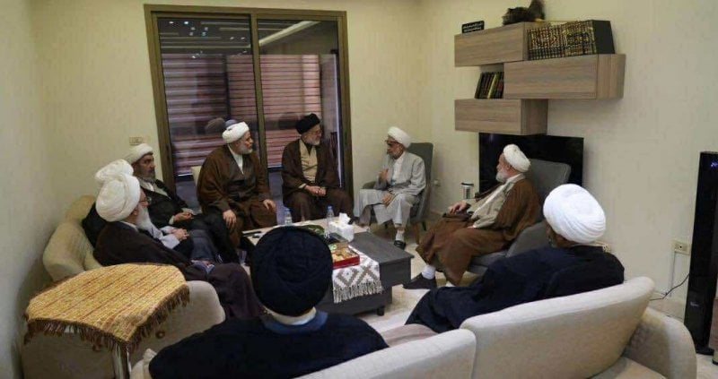 وفد من حزب الله يزور الشيخ عودة.... ودعوة إلى "توحيد الكلمة" (صور)