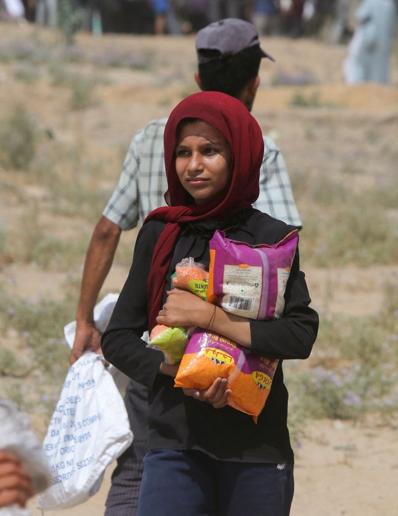 Trump says many are starving in Gaza, vows to set up food centres