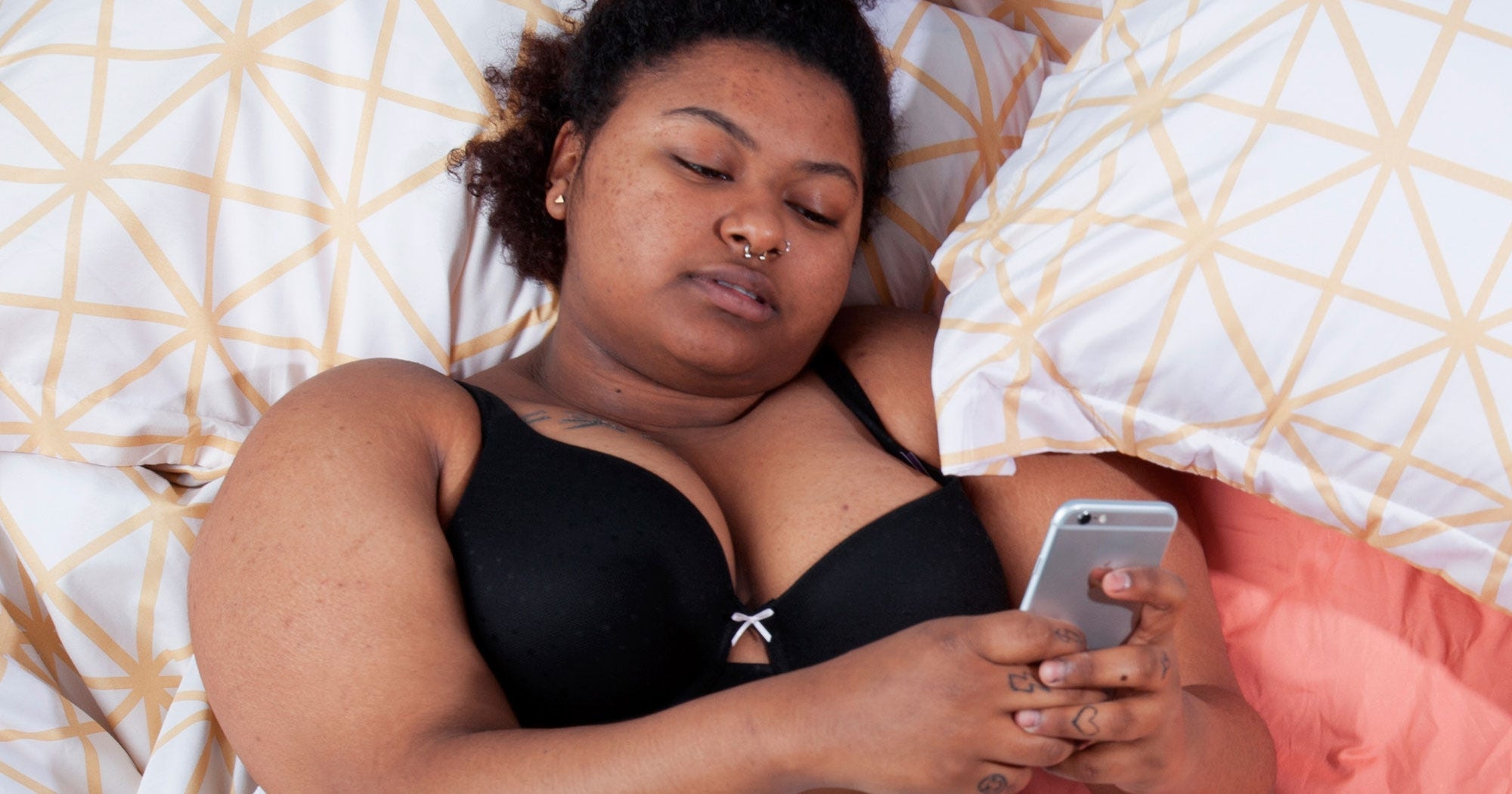 What To Say If You Get Tongue-Tied During Phone Sex