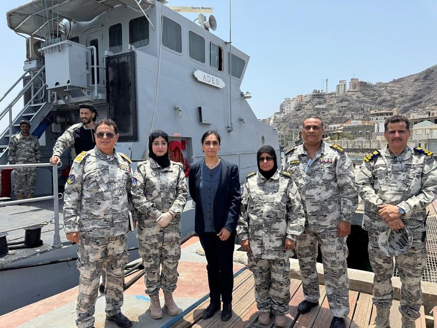 السفير البريطانية تؤكد التزام بلادها بدعم اليمن في المجالات الخدمية وخفر السواحل