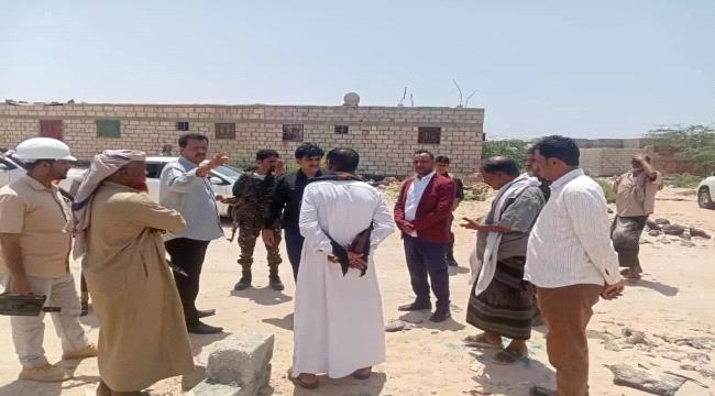 تدشين أعمال تخطيط وحدتي جوار جديدتين بمنطقة عين بامعبد في رضوم بشبوة
