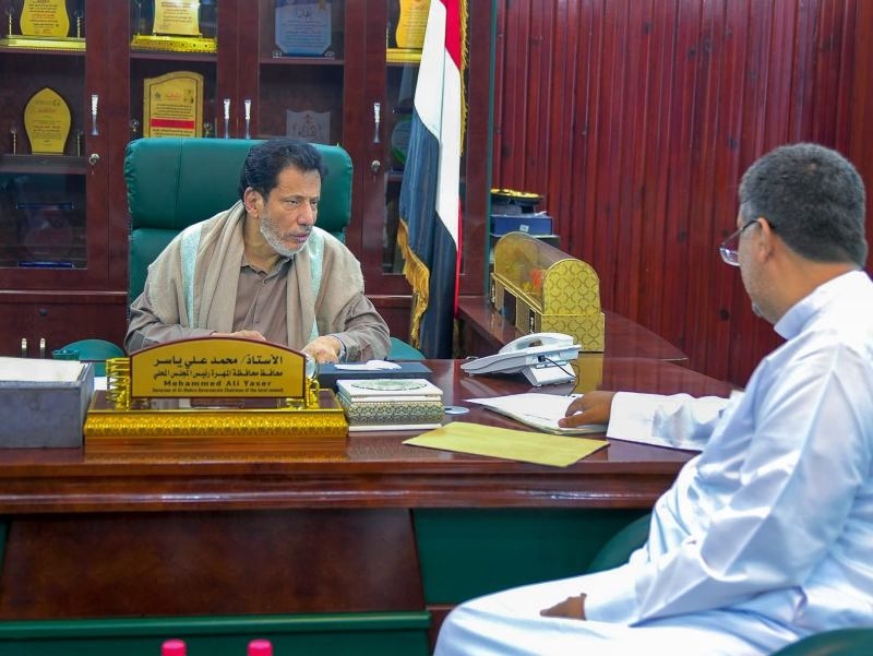 محافظ المهرة يطلع على خطة هيئة الآثار ويؤكد دعم السلطة المحلية لحماية التراث
