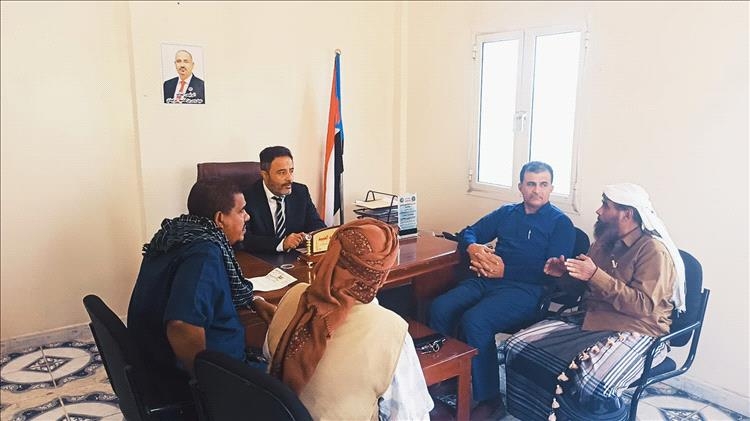رئيس انتقالي أبين يلتقي مدير مركز أبحاث الكود ويشيد بدور المركز في حماية الرقعة الزراعية من التعديات