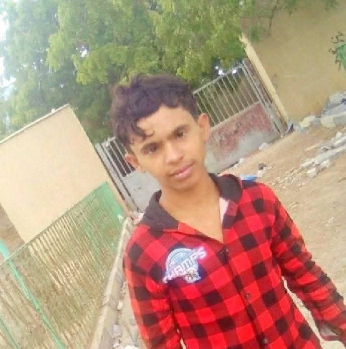 بائع آيسكريم بحضرموت يتبرع بمبلغ التضامن معه لأبناء غزة ويعلن العفو عن المعتدين