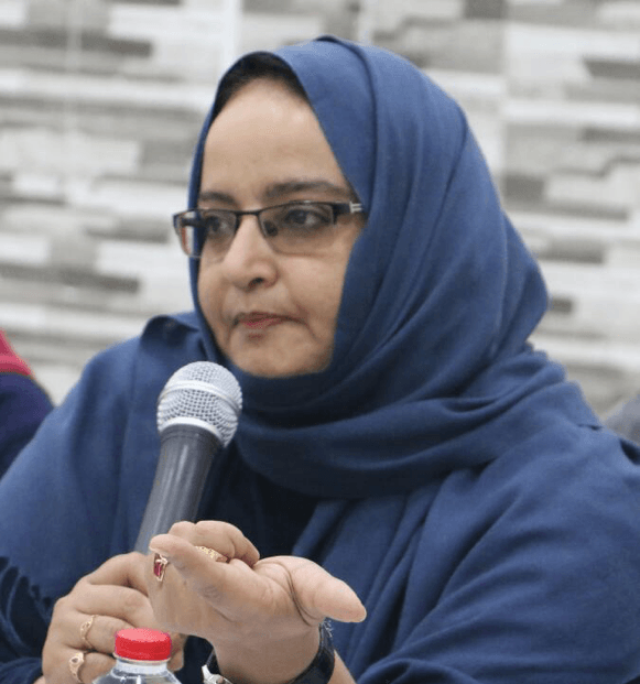 في تطور خطير يمسّ الحريات العامة وحقوق الإنسان في العاصمة عدن، أقدمت شرطة المعلا مساء اليوم على اعتقال المحامية والناشطة الحقوقية عفراء حريري،