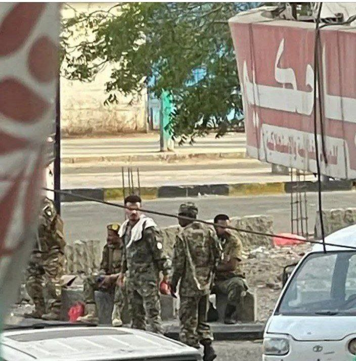 قوات تابعة لأوسان الحنشلي تفرّق وقفة نسائية في عدن وسط استنكار واسع