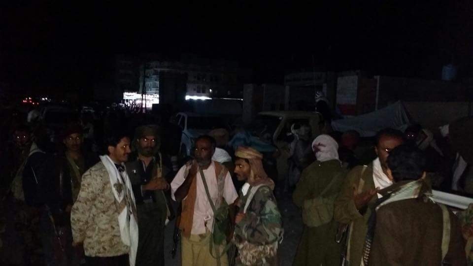 اندلاع اشتباكات عنيفة بين أفراد قبيلة آل الصوة في أطراف مدينة عتق بسبب نزاع على أرض
