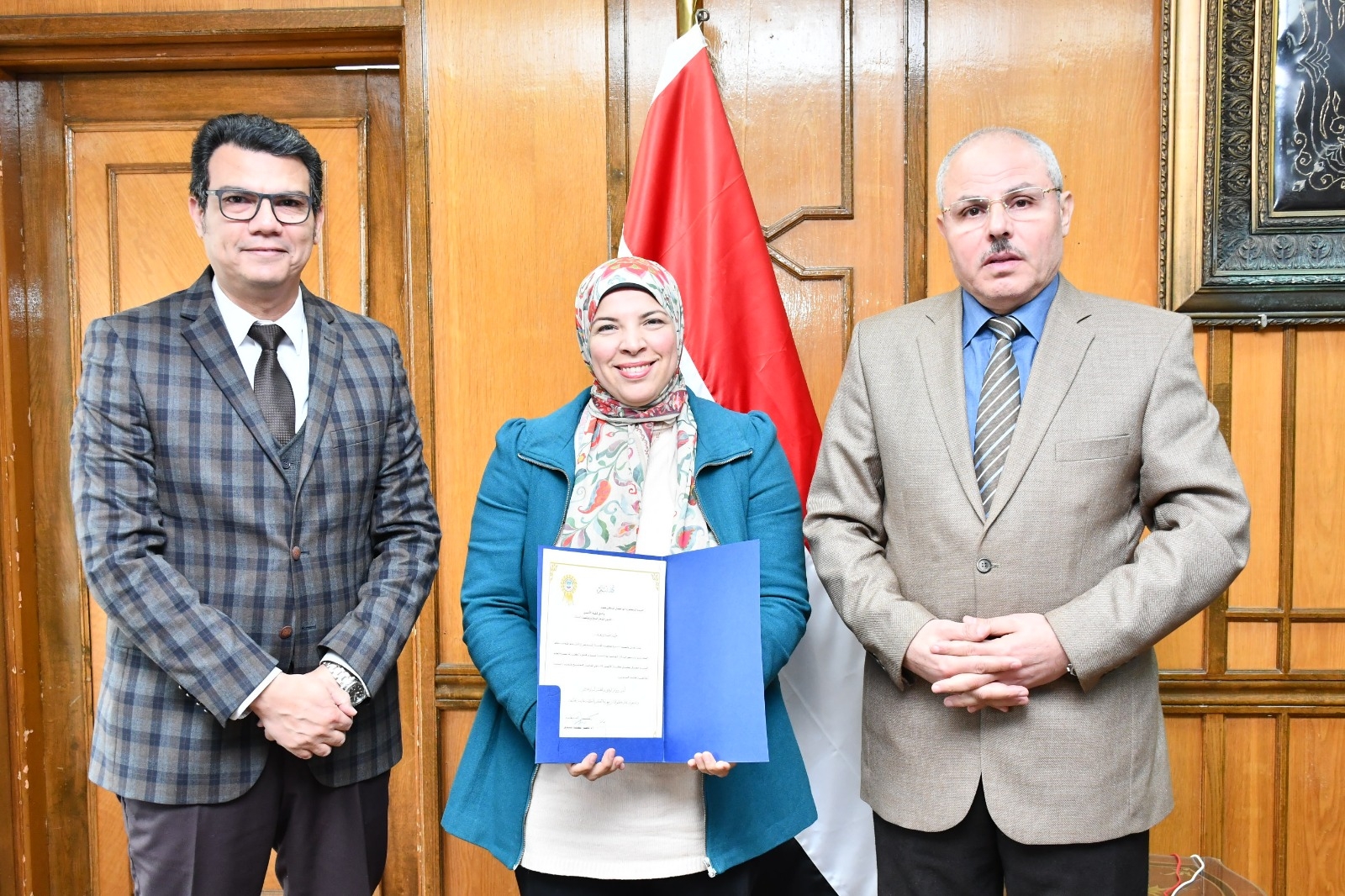 رئيس جامعة القناة يُكلف الدكتورة مها مجدي بالعمل وكيلاً لكلية الألسن