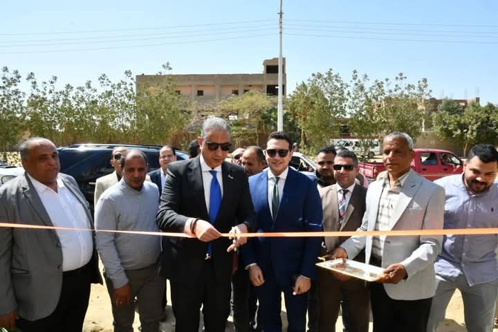 محافظ الفيوم……يفتتح مصنع شركة أورجانيك جرين للنباتات الطبية