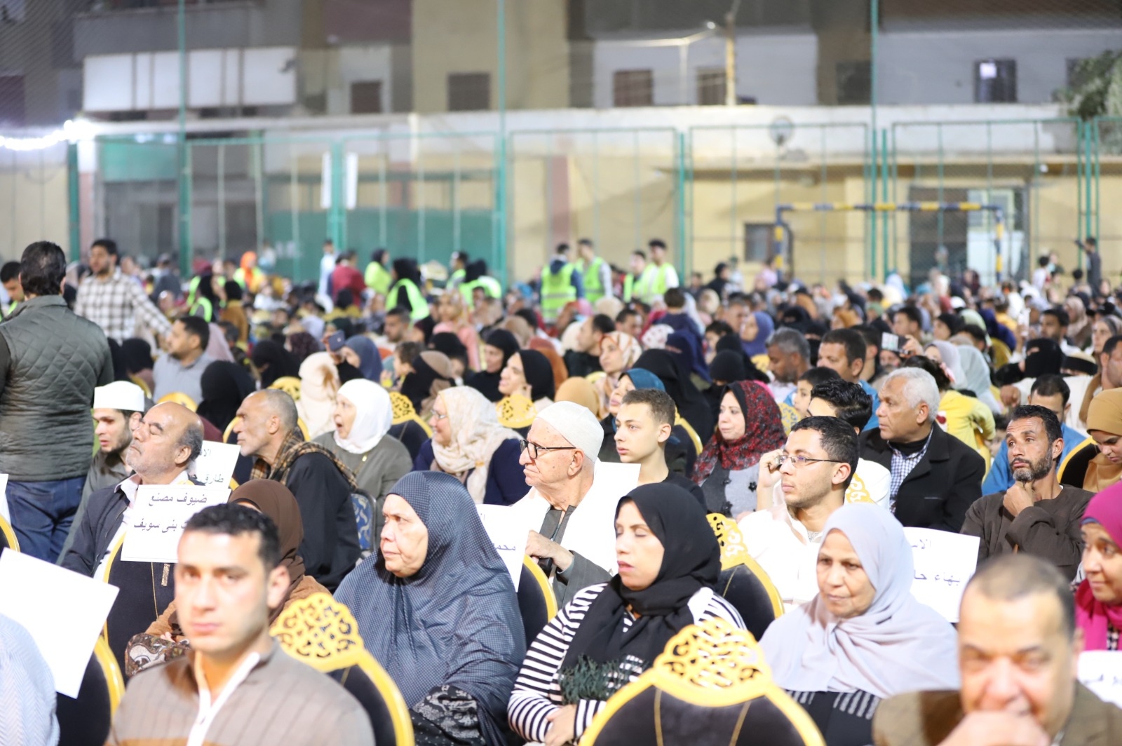 في ليلة رمضانية.. أكثر من 4 آلاف شخص يحتفون بتوني عثمان في تكريم 700 من حفظة القرآن وأبطال أكتوبر