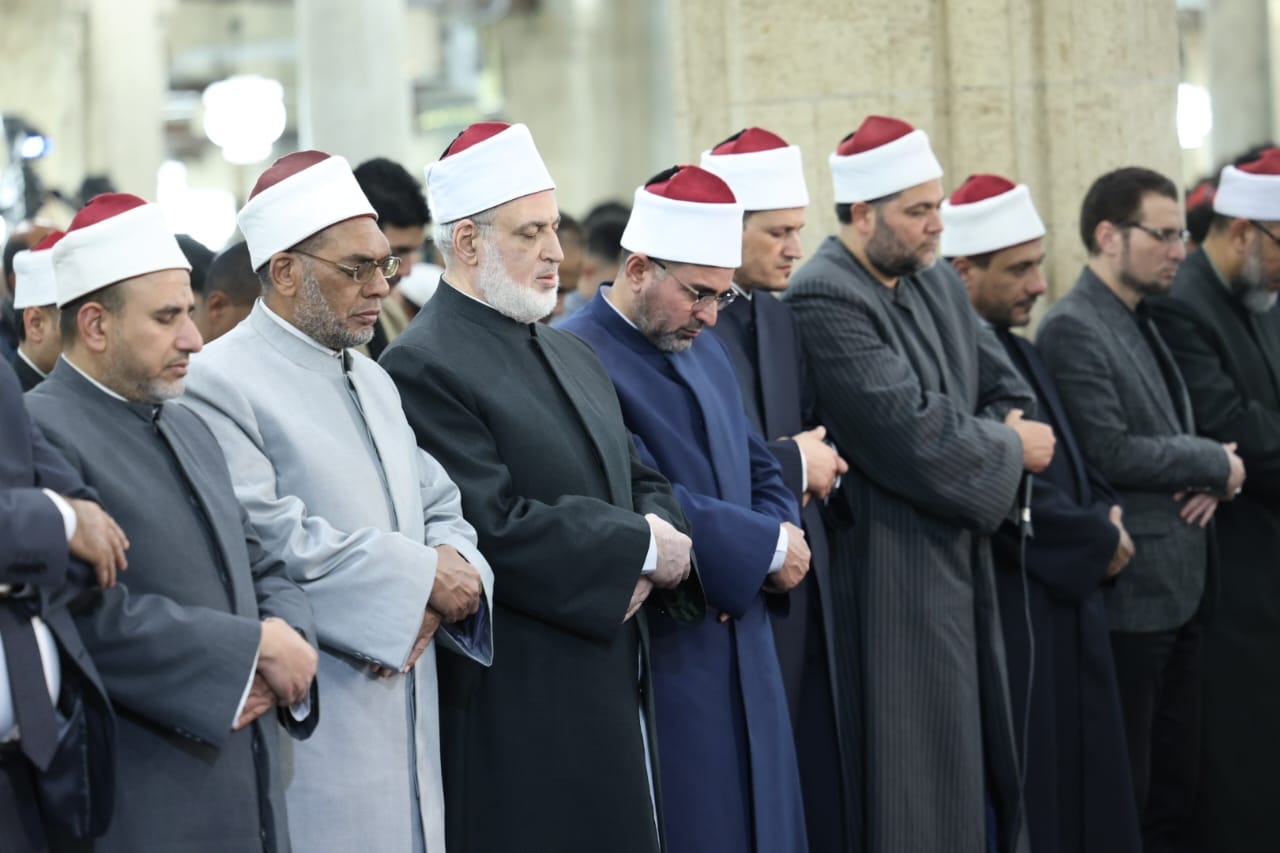 يلتمسون ليلة القدر منيبين إلى الله.. الجامع الأزهر كامل العدد بالمصلين في الثلث الأخير من شهر رمضان