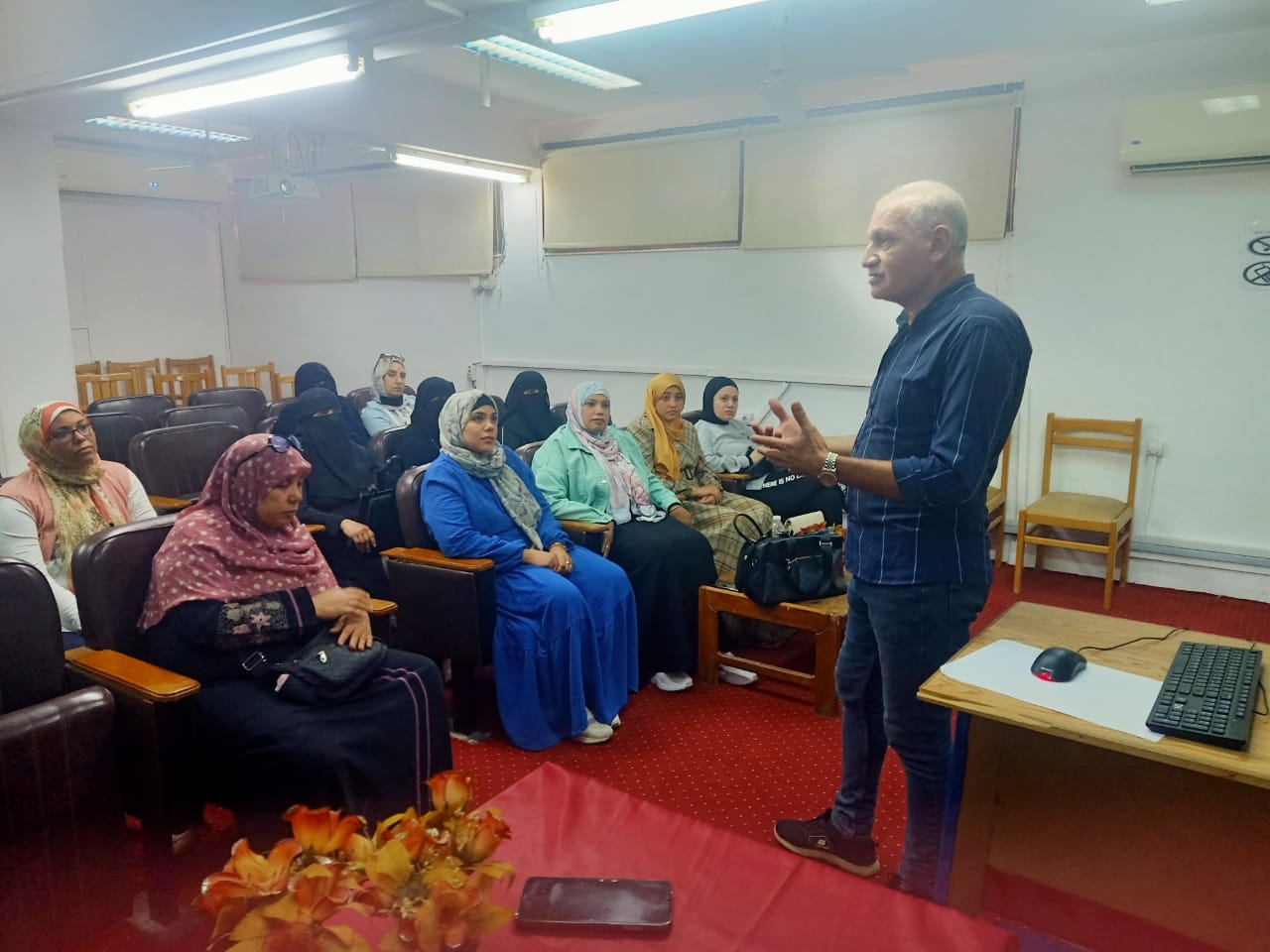 جامعة قناة السويس برنامجا تدريبيا حول المخدرات وتأثيرها على الشباب
