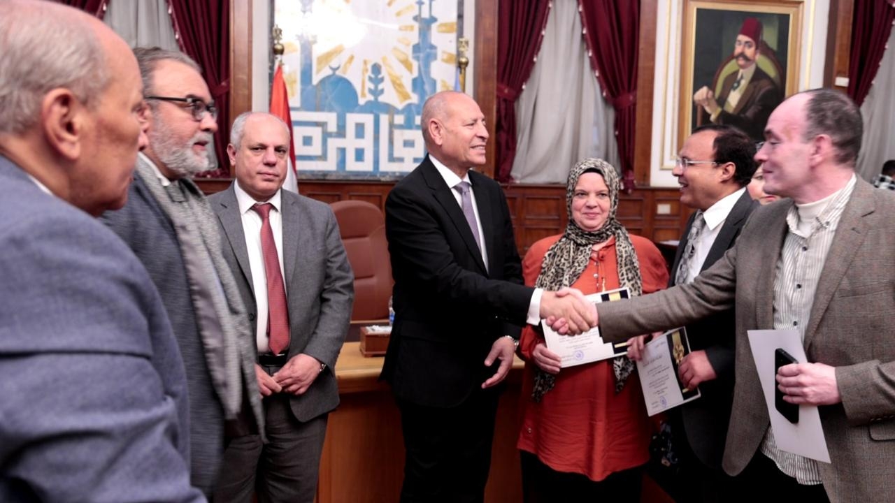 في أجواء من الفخر والاعتزاز، تكريم 'الحسنى' ضمن احتفالية حفظة القرآن الكريم بمحافظة القاهرة