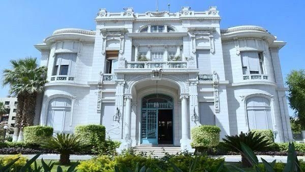 لجنة جوائز جامعة عين شمس تعقد اجتماعها السنوى برئاسة رئيس الجامعة لعرض نتائج جوائز الجامعة للعام 2024م