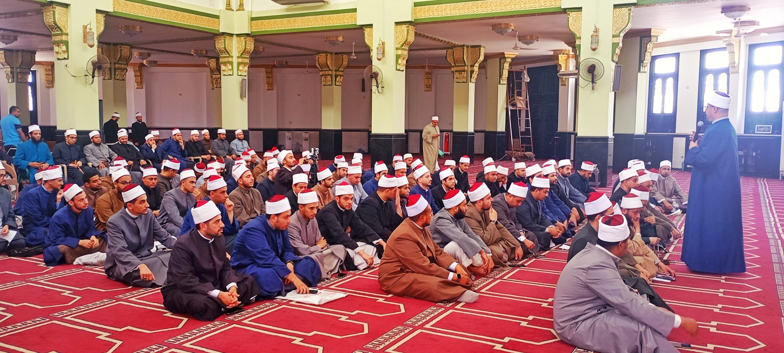 وكيل وزارة الأوقاف بالسويس يجتمع بالأئمة بمسجد المرور
