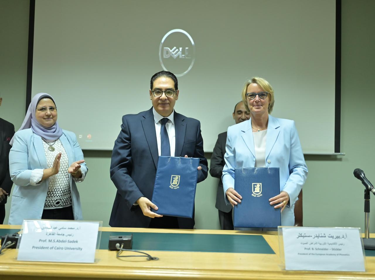 رئيس جامعة القاهرة يوقع مذكرة تفاهم بين المعهد القومى لعلوم الليزر والأكاديمية الأوروبية لأمراض الصوت لتعزيز التعاون المشترك