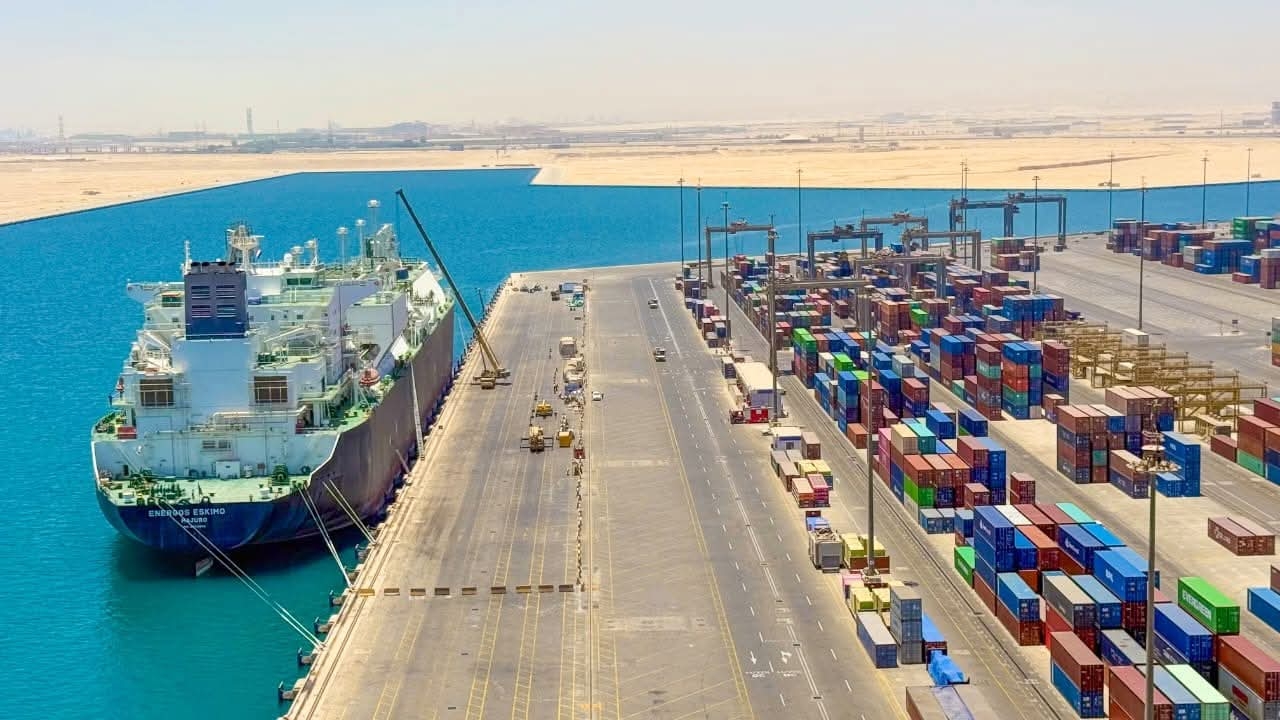ميناء المستقبل' يحتضن مشاريع الطاقة العملاقة