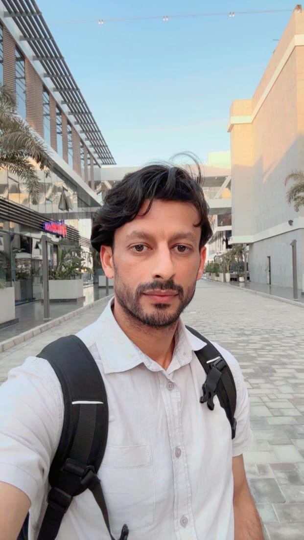 رياض بركات.. صوت شبابي من جازان يلمع على منصات التواصل بمحتوى هادف وأسلوب مميز