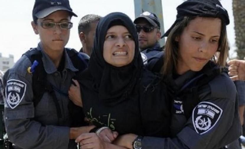 48 أسيرة في سجون الاحتلال بينهن طفلتان وأسيرة حامل