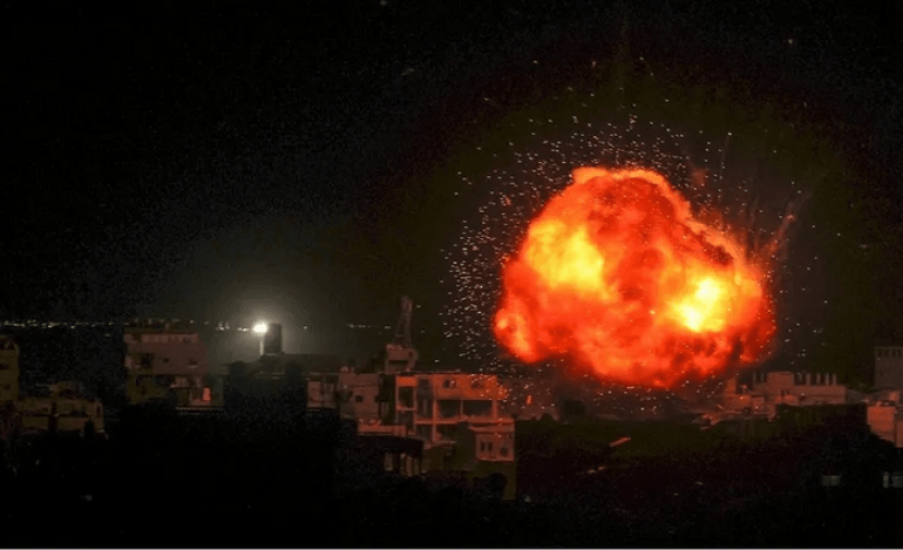 11 شهيدًا و35 إصابة إثر قصف منزل وسط القطاع
