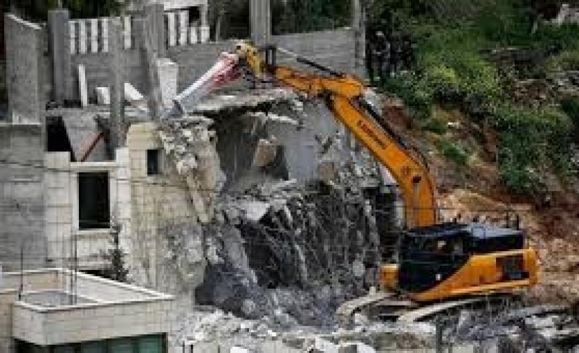 مستوطنون يهددون بهدم أكثر من 20 منزلًا في اللبن الشرقية بنابلس