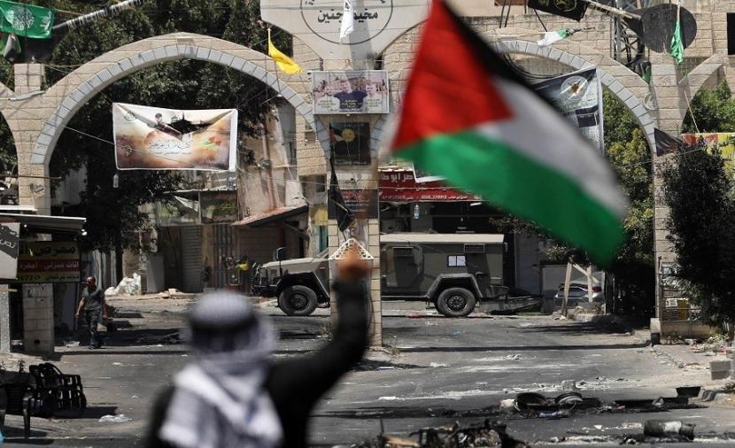 الاحتلال يقتحم بلدة جبع بجنين ويجبر المواطنين على مغادرة منازلهم