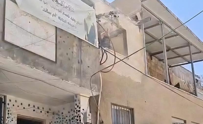 بلدية الاحتلال تجبر شقيقين على هدم جزء من منزليهما في حي البستان