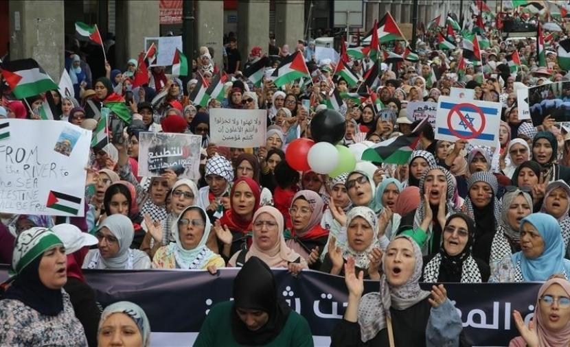 مغاربة يتضامون مع غزة ويرفضون التطبيع