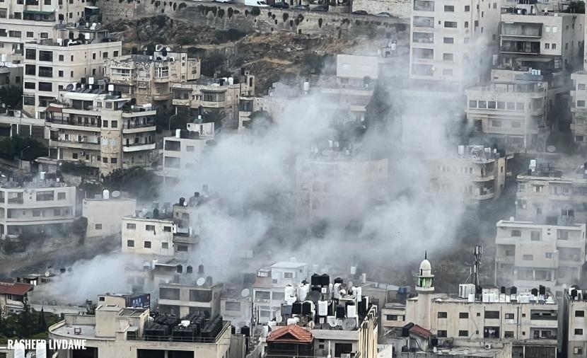 الاحتلال يفجر منزل الاستشهادي جعفر منى بنابلس