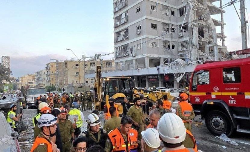 "الشعبية" تشيد بالضربة الإيرانية النوعية في عمق الكيان