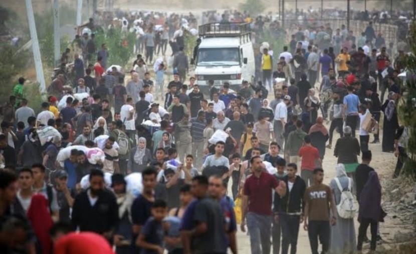 21 شهيدًا وأكثر من 200 مصاب في مجزرة إسرائيلية بحق منتظري المساعدات بغزة