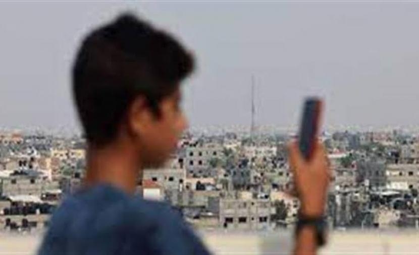 انقطاع كافة خدمات الإنترنت والاتصالات الثابتة في قطاع غزة
