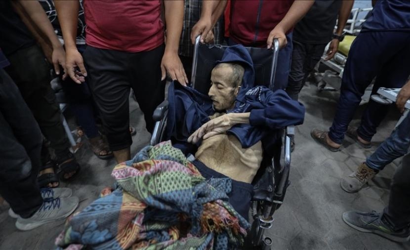 مثقفون وحقوقيون مغاربة يطالبون بإجبار "إسرائيل" على وقف تجويع غزة