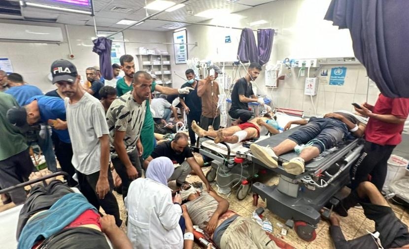 الإعلام الحكومي: 20 شهيداً وعشرات المصابين بانقلاب شاحنة فوق عشرات المُجوّعين