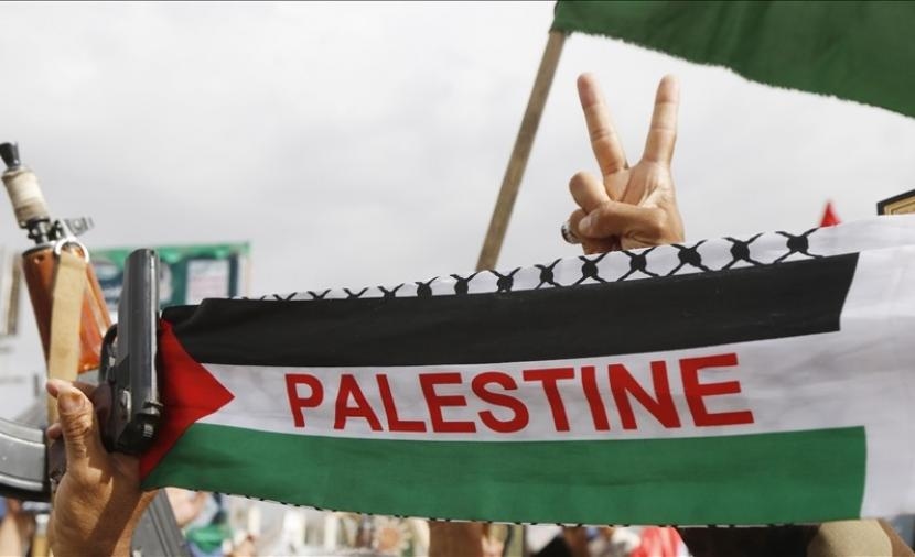 اليمن.. مئات الطلاب والأكاديميين ينددون بالتجويع الإسرائيلي في غزة