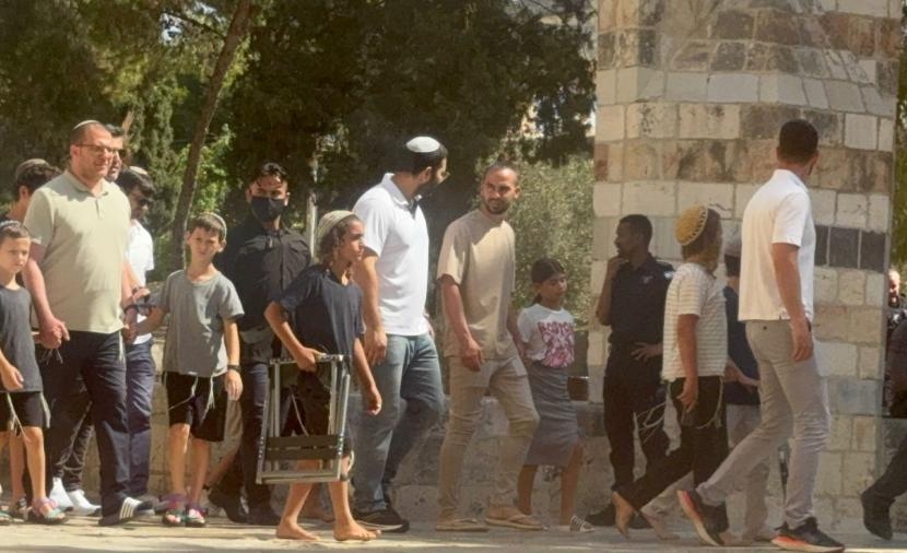 مستوطنون يقتحمون الأقصى وسط حراسة مشددة