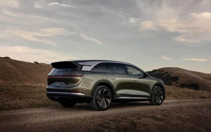 لوسِد تطرح سيارة LUCID GRAVITY للطلب الآن في المملكة