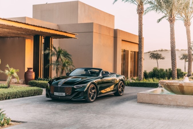 Bentley تزيح الستار عن Batur Convertible للمرة الأولى في دبي