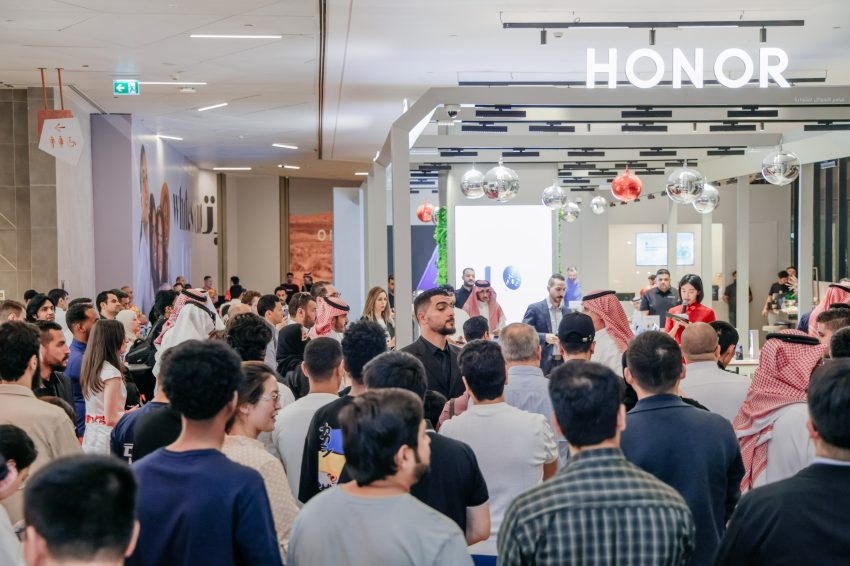 علامة HONOR في السعودية توسع وجودها في المملكة من خلال متجرها الراقي الجديد في الرياض