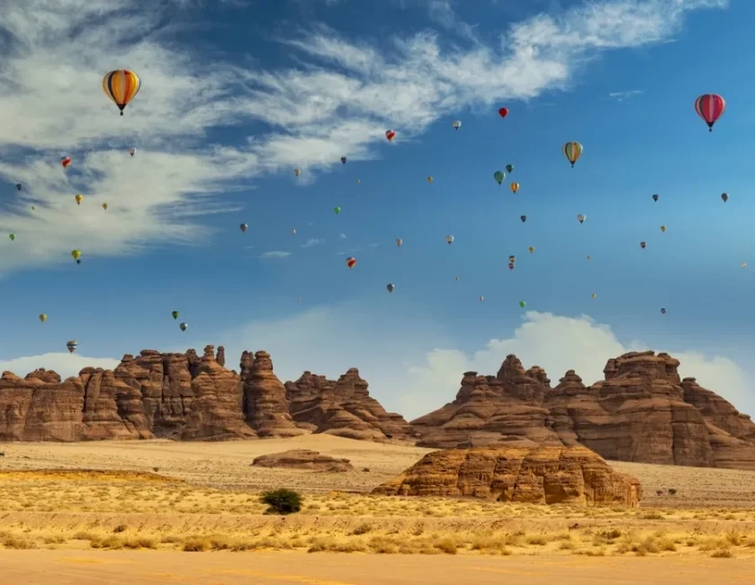 العلا وجهة سياحية تاريخية تشق طريقها للعالمية في ظل رؤية السعودية 2030