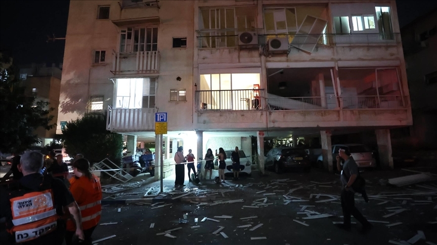 الجيش الإسرائيلي يعلن عن 3 هجمات صاروخية جديدة من إيران