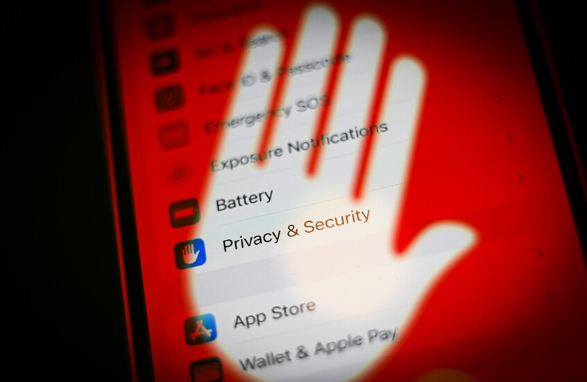 تحذيرات من رسائل احتيالية تظهر لمستخدمي 'يوتيوب' عبر هواتف آيفون