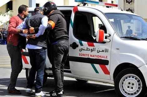 الشرطة القضائية عين السبع الحي المحمدي تضرب بقوة وتوقف تاجر مخدرات.