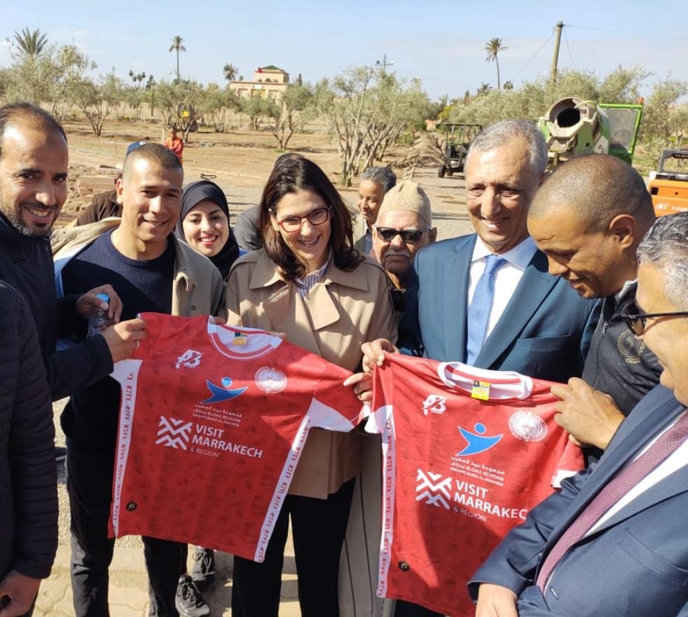 عرس كروي بمراكش: الوالي فريد شوراق والعمدة فاطمة الزهراء المنصوري يساندان الكوكب في مباراة الصعود القادمة