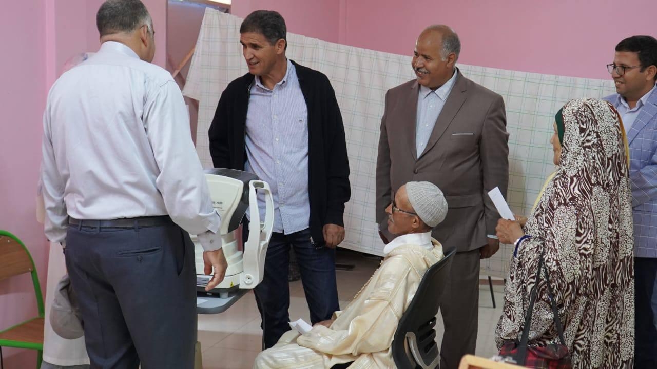 عامل إقليم شيشاوة بوعبيد الكراب يزور القافلة الطبية التحسيسية بجماعة كماسة