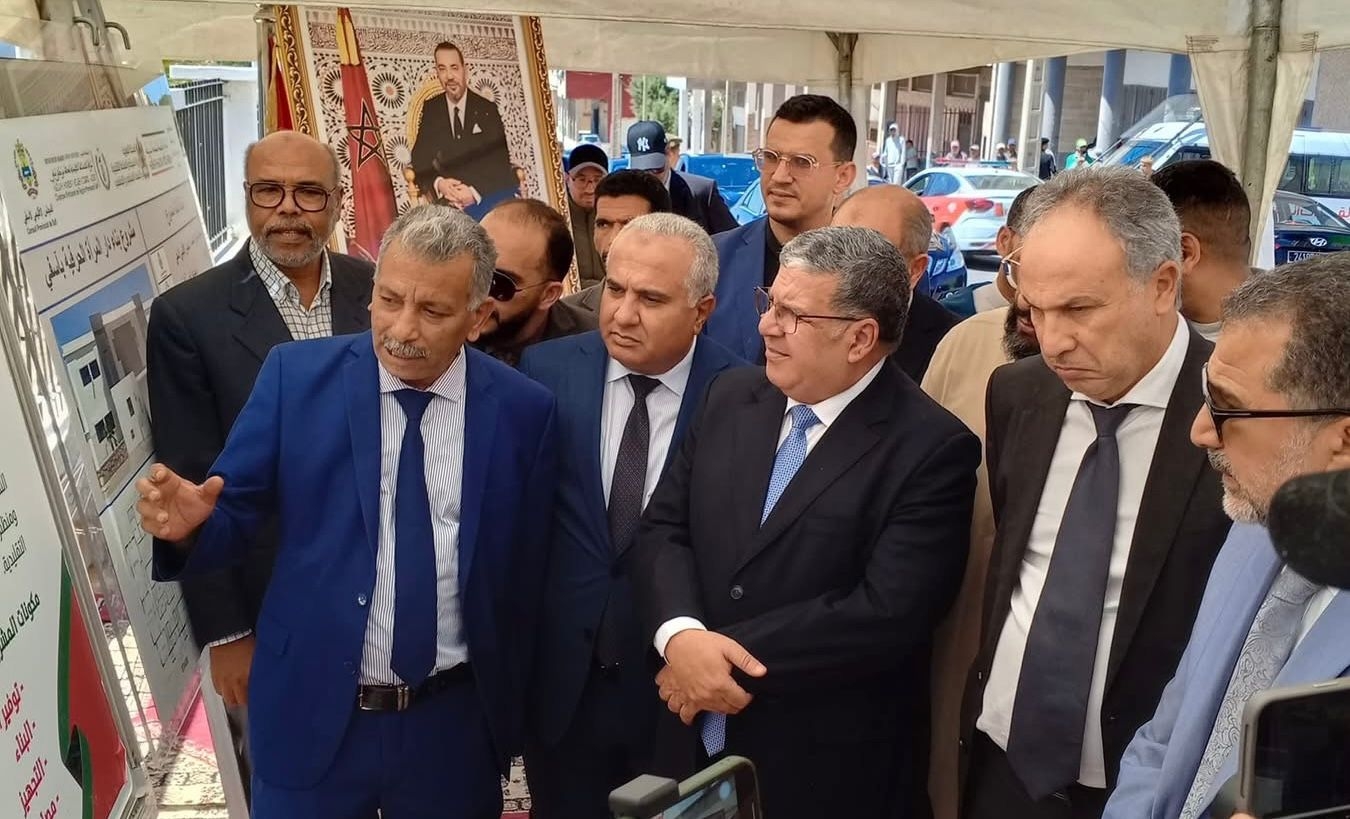 بالصور : عامل عمالة آسفي ورئيس جهة مراكش آسفي سمير كودار ورئيس غرفة الصناعة التقليدية حسن شميس يدشنون 'دار المرأة الحرفية' بآسفي