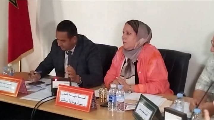 سطات: دورة استثنائية للمجلس الجماعي تصادق على إحداث شركتين للتنمية الحضرية والحركية.