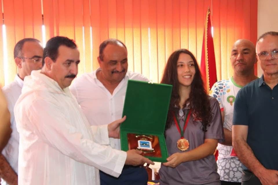 بالصور : مجلس مقاطعة المنارة يحتفي بسيدات الكوكب المراكشي لكرة السلة عقب تتويجهن بالبطولة الوطنية