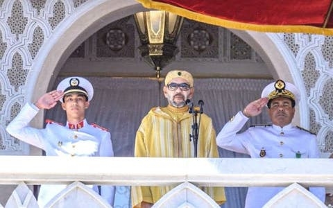 الملك يطلق على فوج الضباط المتخرجين إسم 'السلطان أحمد المنصور الذهبي'